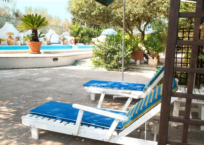 Con Piscina In 公寓 *