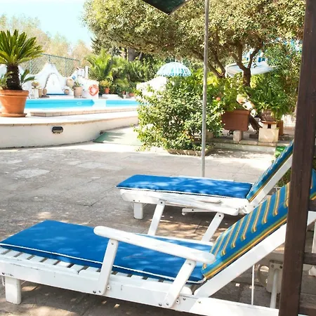 Con Piscina In Apartment *