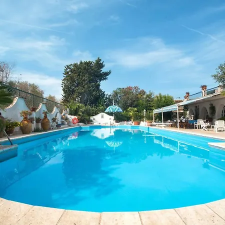 Apartment Con Piscina In Galatina
